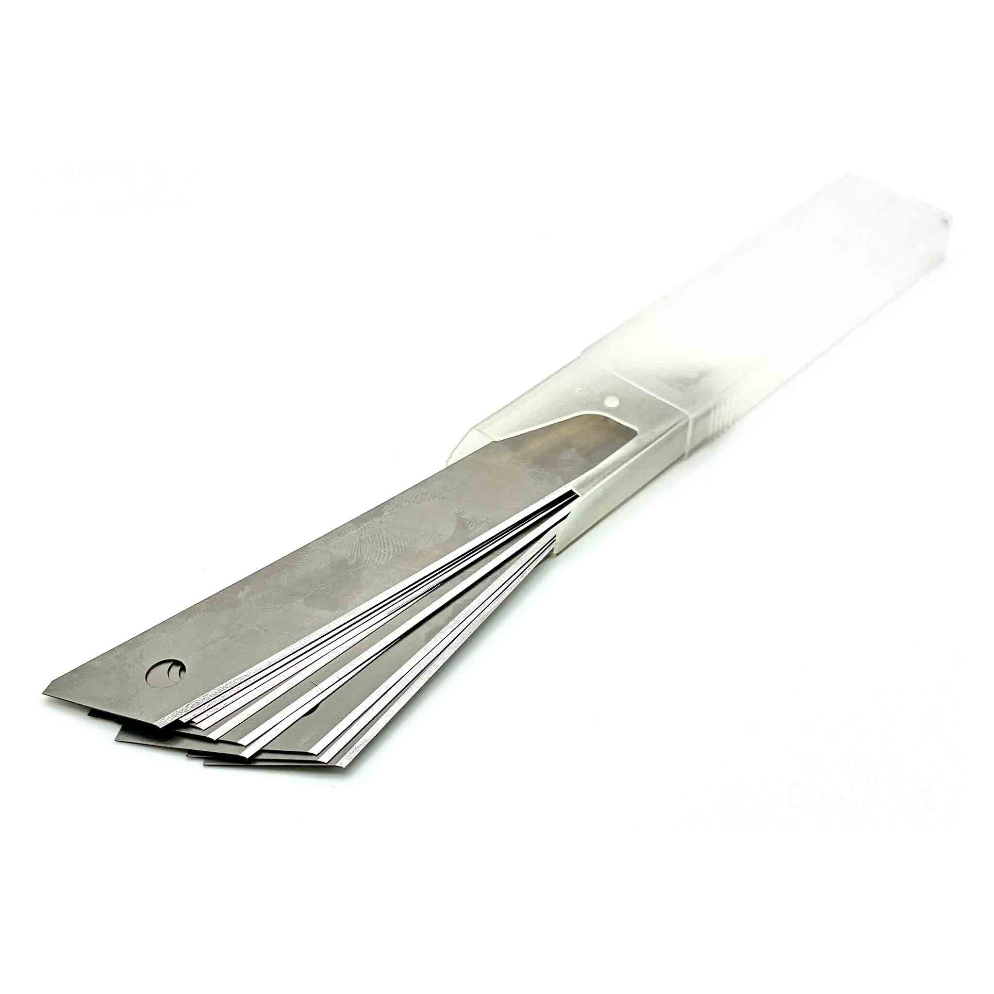 18 mm Ersatzklingen für Cuttermesser und Teppichmesser in einer Kunststoffbox.