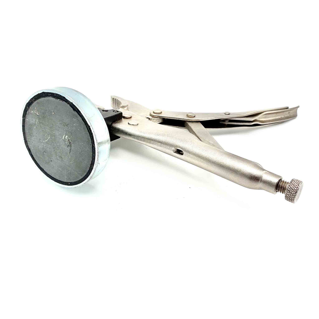 Robuste Werkstattzange mit Dauermagnet für Metallarbeiten.