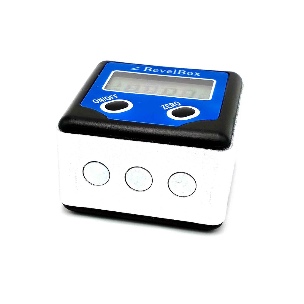 Eingebaute Magnete im digitalen Neigungsmesser für Neigungsmessungen an Sägeblätter.