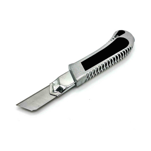 Ein sicheres, massives Teppichmesser mit dem es Spaß macht zu arbeiten.